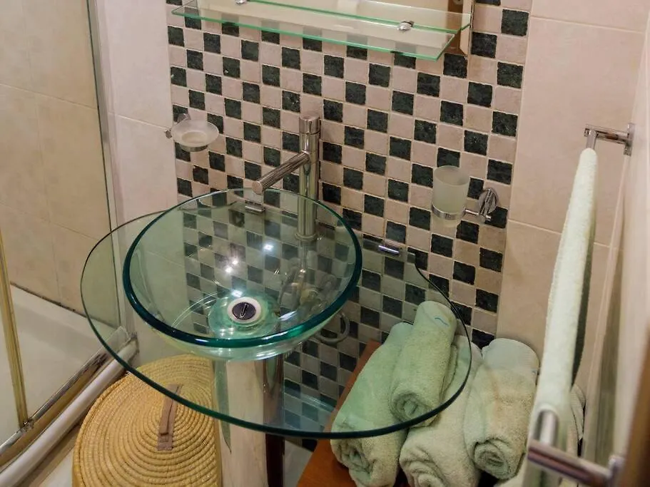 Sea Views Apartment-Wifi-Sleep 5 Marsaskala Malta
