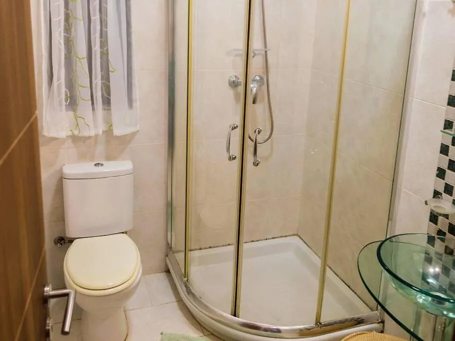 Sea Views Apartment-Wifi-Sleep 5 Marsaskala 0*,  Malta