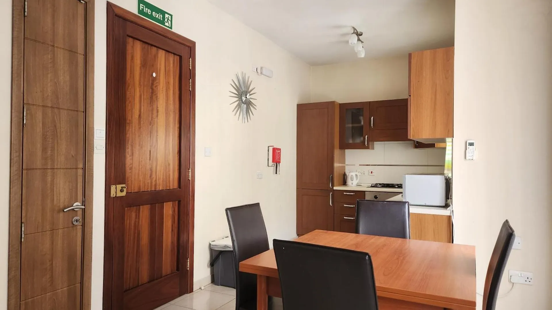 Sea Views Apartment-Wifi-Sleep 5 Marsaskala Malta