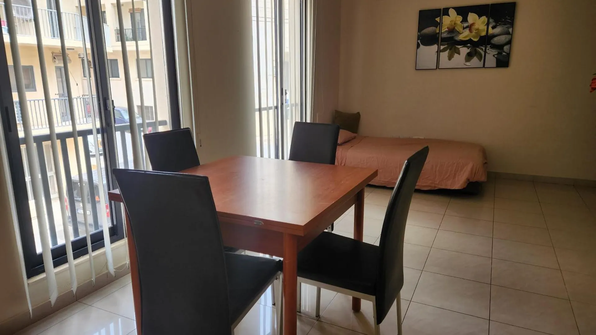 Sea Views Apartment-Wifi-Sleep 5 Marsaskala 0*,  Malta